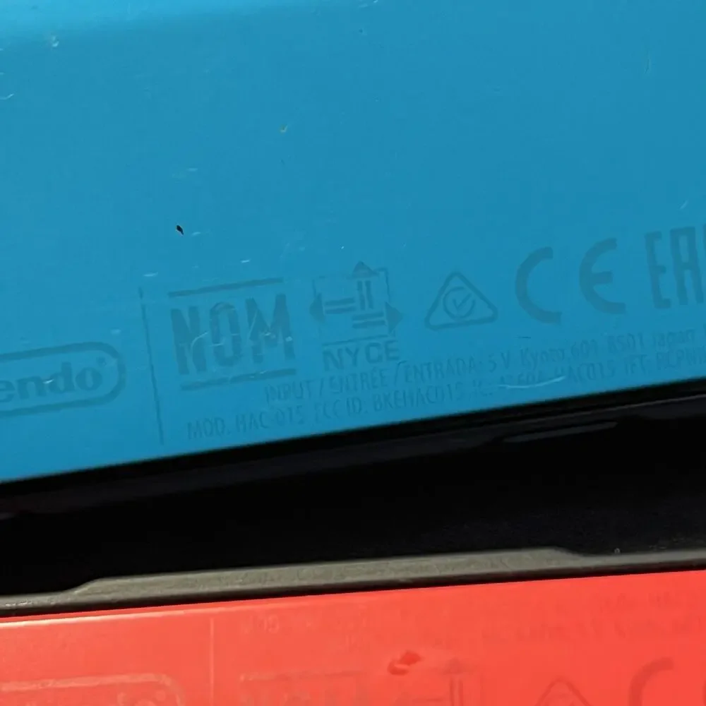 Nintendo Switch Controller Joy Con Red Blue HAC-016 *FOR PARTS or REPAIR